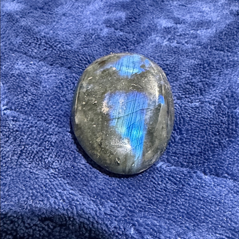 Polished Labradorite Palm Stone - Blue-Green Flash